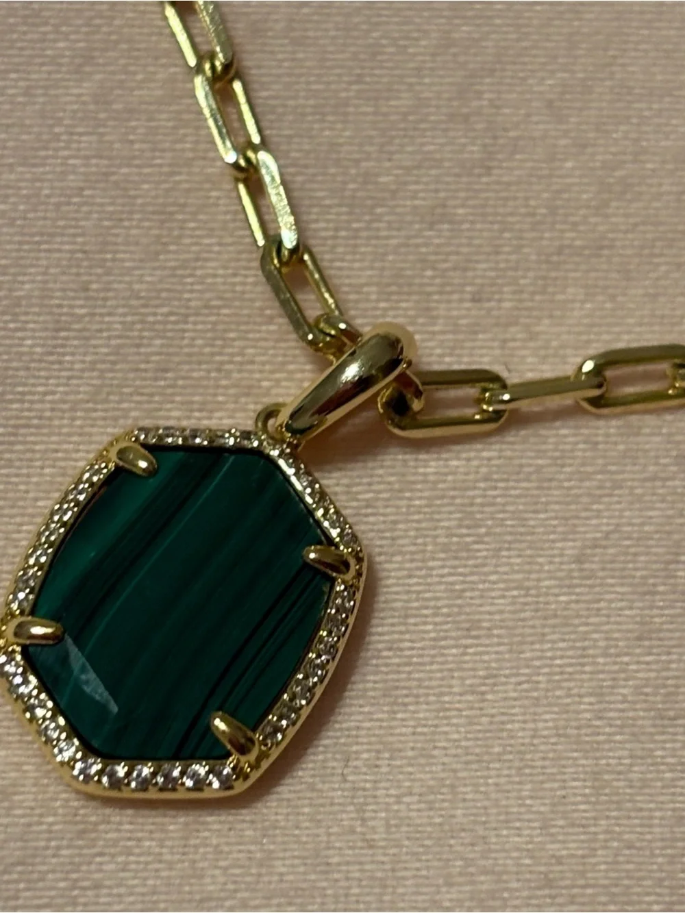 Kendra Scott Necklace new in Box